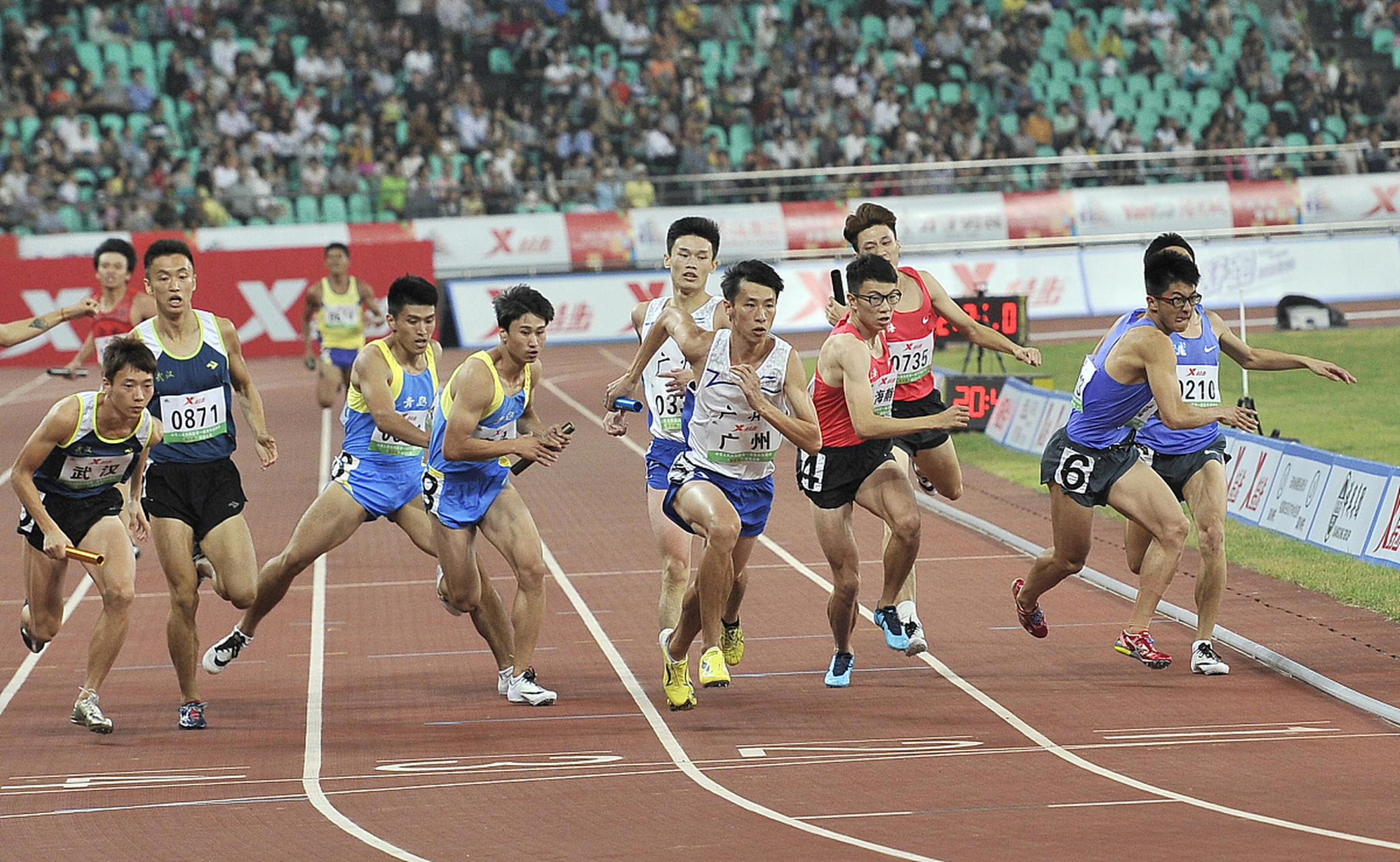 九游入口-包含运动员意志坚定，争夺第一冲刺拼搏的词条