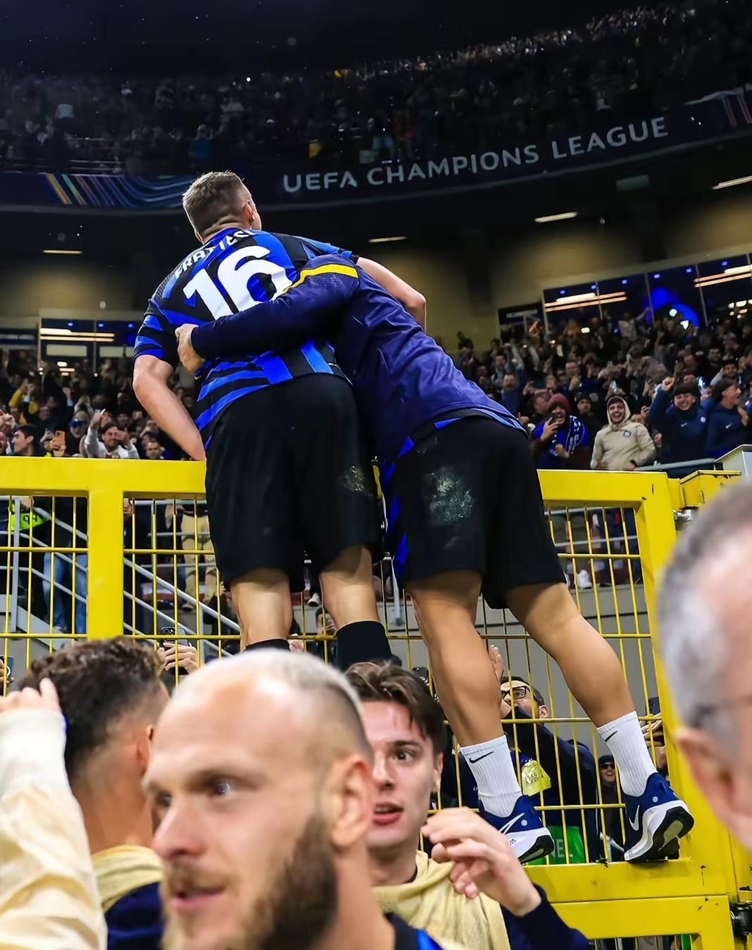 九游网页版登录入口-欧洲冠军联赛决赛场发生突发事件，球员受伤的简单介绍