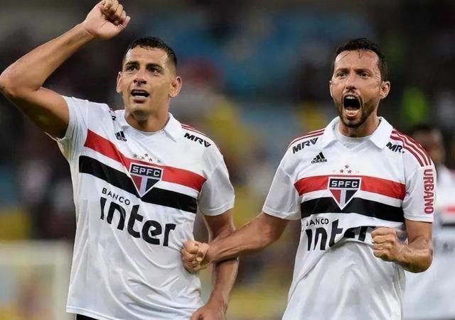 九游教练-格雷拉斯传助攻，帮助球队反超比分的简单介绍