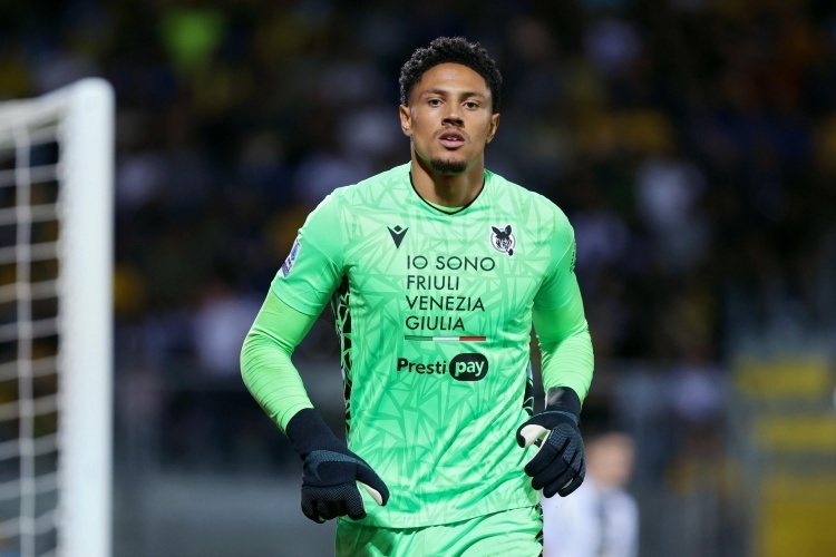 包含乌迪内斯门将崭露头角，连续多场封闭对手的词条