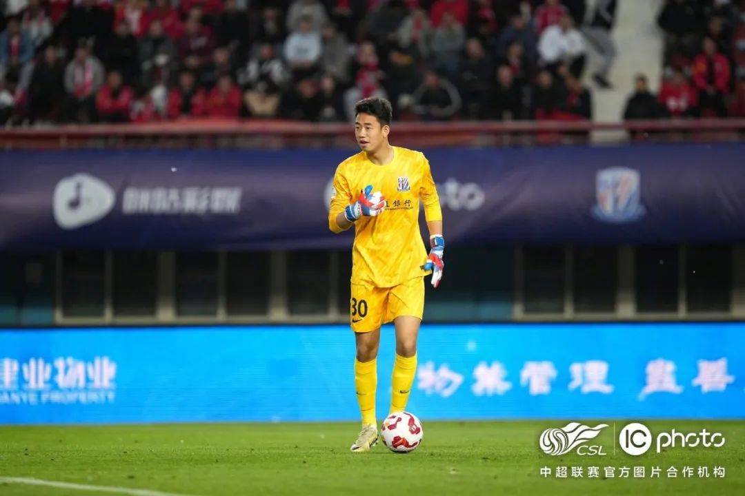 申花-建业，多次射门未能破门
