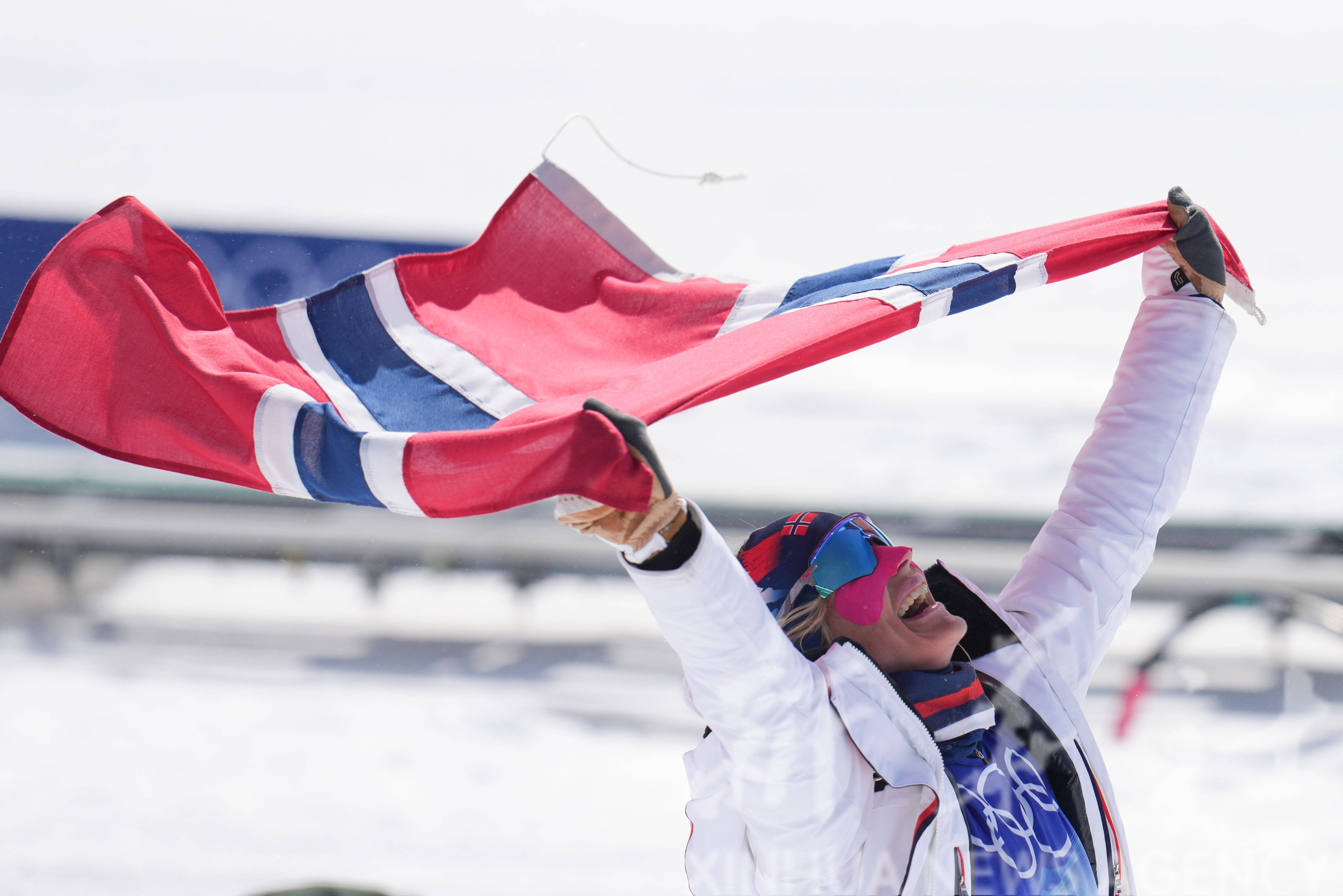 包含越野滑雪女子公里：挪威运动员夺冠的词条