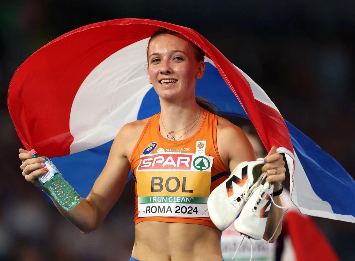 九游教练-美国队在田径比赛中取得好成绩，刷新纪录的简单介绍