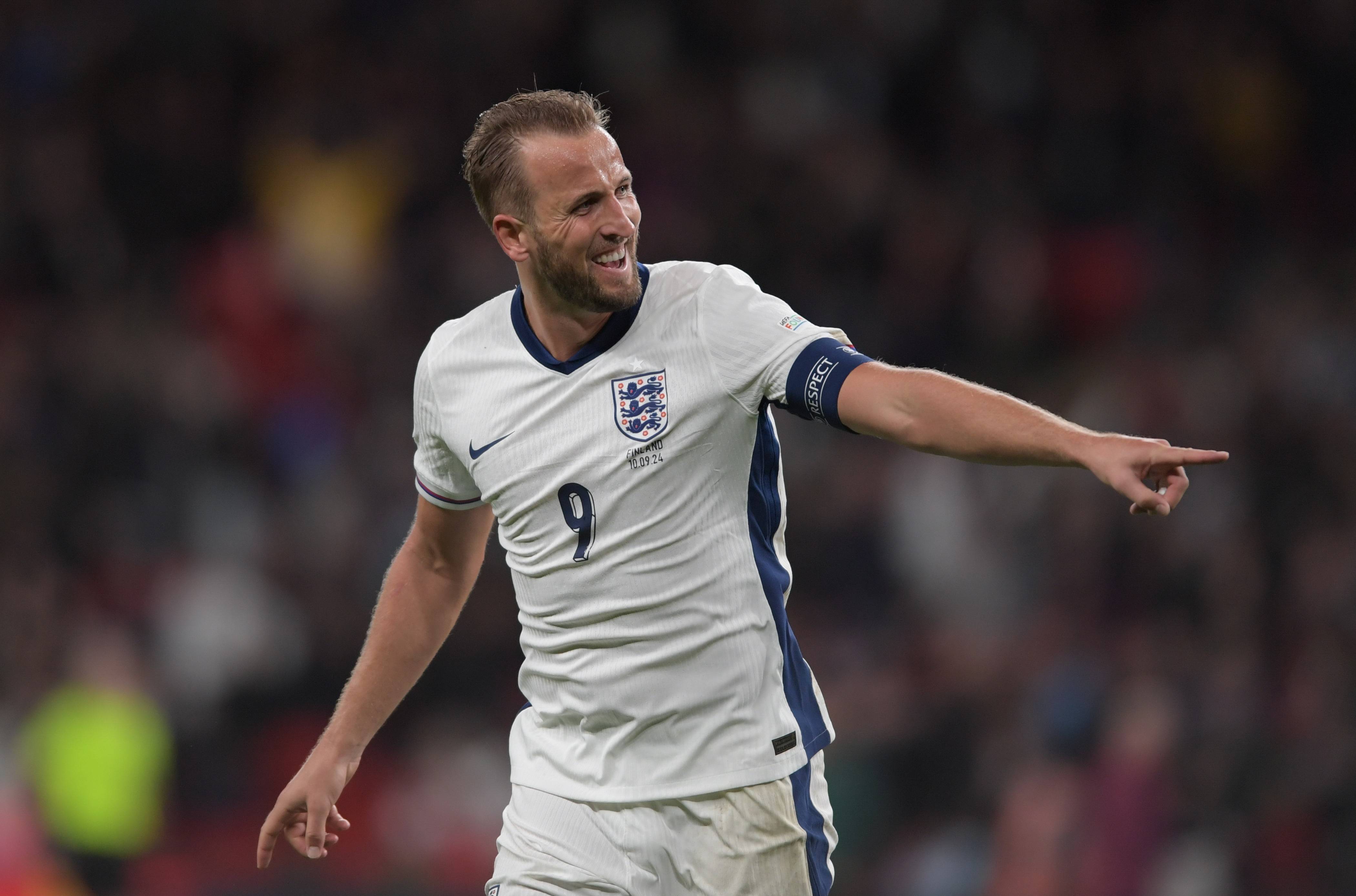 国家队主力球员轮番进球，表现稳定受认可的简单介绍